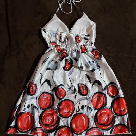 dress - Picture 2 of 2